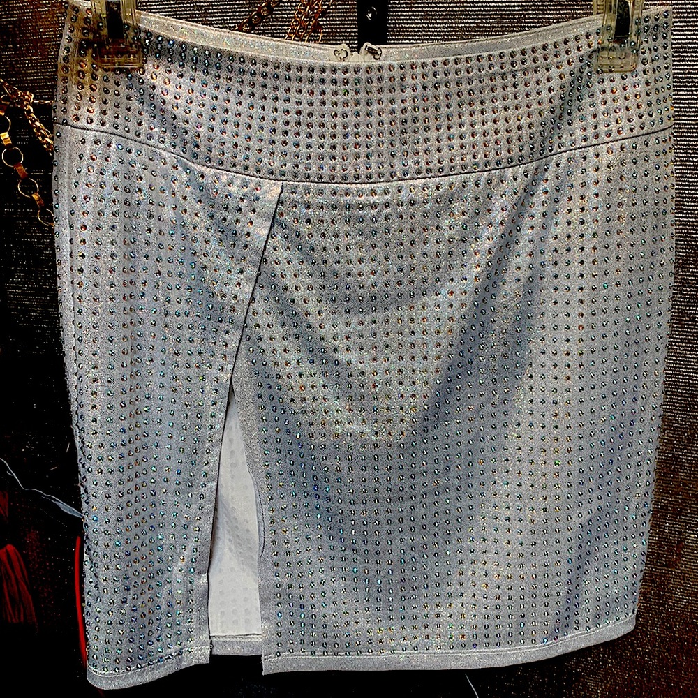 Get It Right Mini Rhinestone Skirt - Picture 9 of 15